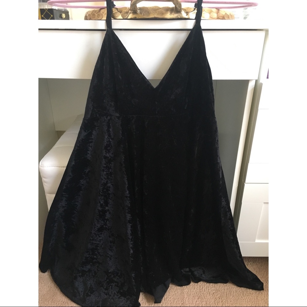 Black velvet dress